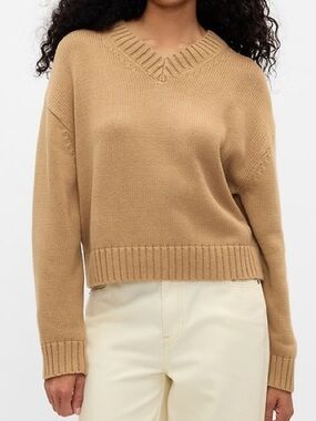 GAP V-Neck Camel/Tan Knit Cotton Sweater